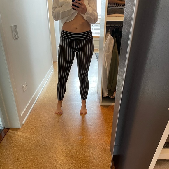 Alice & Olivia Striped Calf length leggings Size XS - Picture 2 of 6